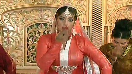 2015 Mahnoor Mujra Tenu Bechain Nigawan Sallam Pakistani Girl Mujra Dance HD