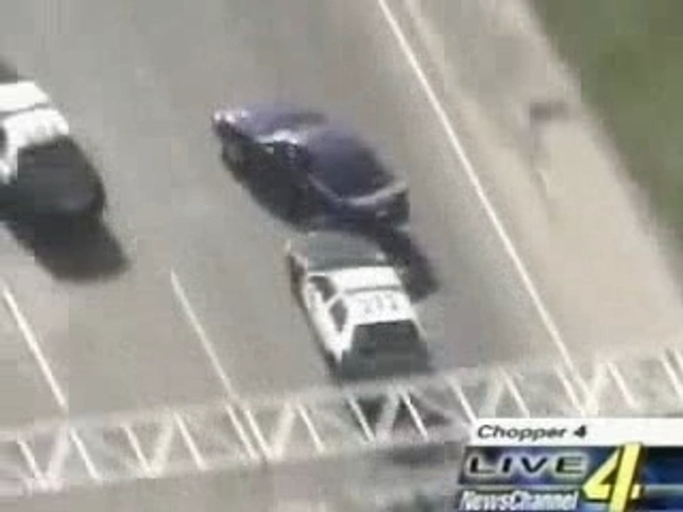 Course poursuite de fou avec une Mustang