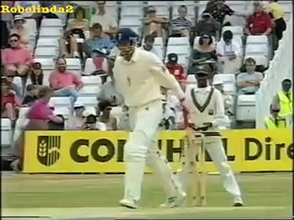 Bowler forgets the ball while bowling - Funny Moments
