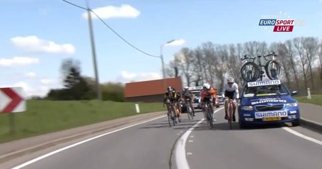 une voiture percute Jesse Sergent lors du Tour des Flandres