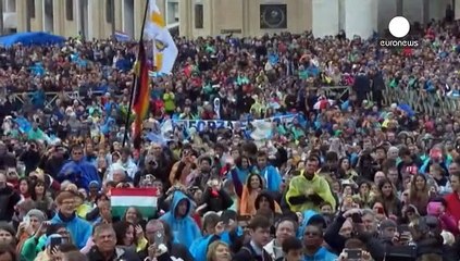 Papst Franziskus spricht "Urbi et Orbi"-Segen