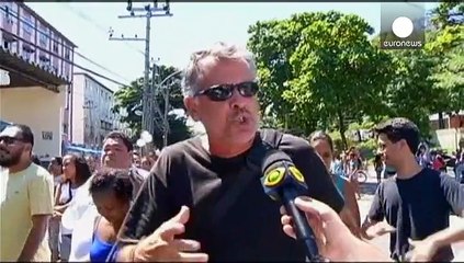 Скачать видео: Brasile, ancora proteste nelle favelas. i manifestanti chiedono la fine della violenza