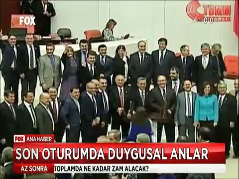 Nerdeyse her gün bir kavganın yaşandığı Meclis'in son oturumunda yaşanan duygusal anlar