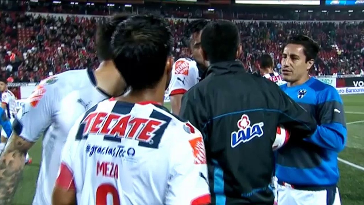 Liga MX: Wie Suarez! Arango beißt Gegner