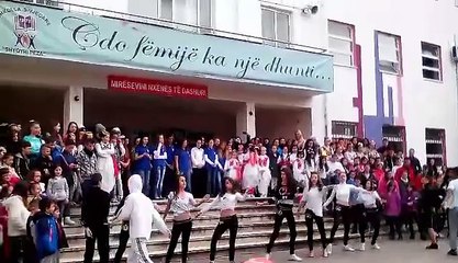 White Girls Dancing on Hindi Song