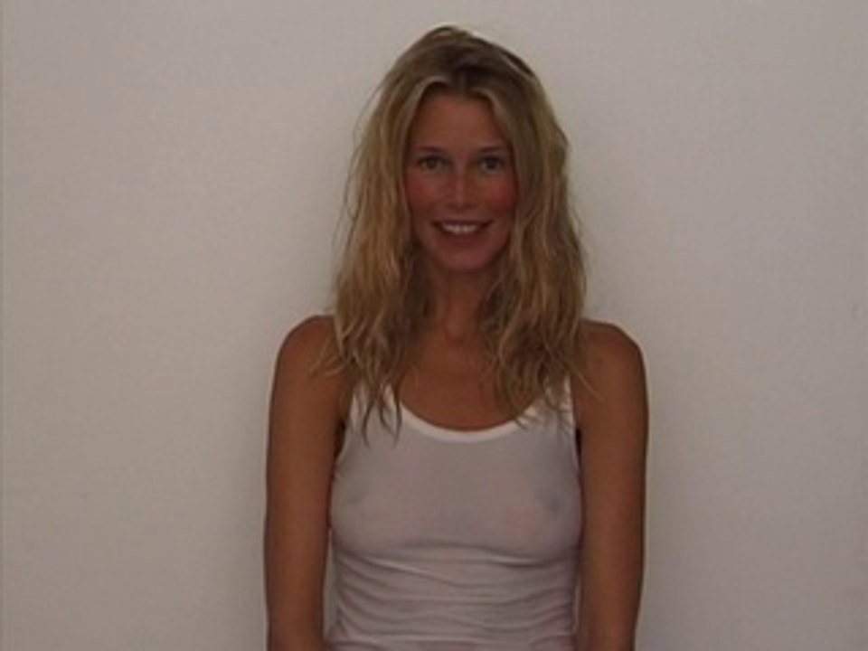 HI IM CLAUDIA SCHIFFER (CASTING)