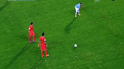 Football - Orellana expulsé pour avoir lancé un morceau d'herbe sur Sergio Busquets