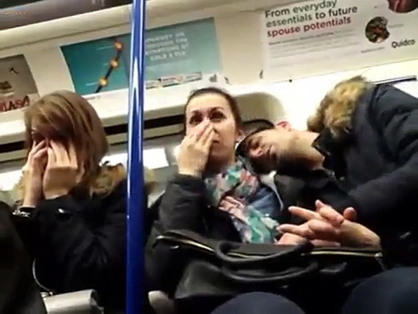 Fille piégé dans le train ! - Vidéo Dailymotion