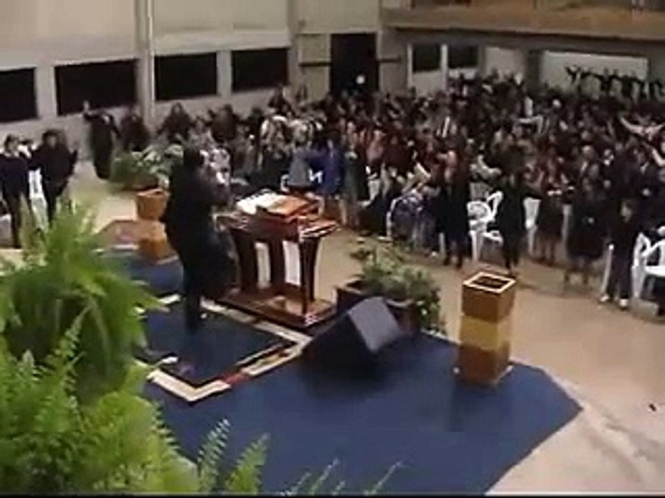 Pastor-Cara-de-Pau-finge-chorar-e-pede-dinheiro-em-rádio