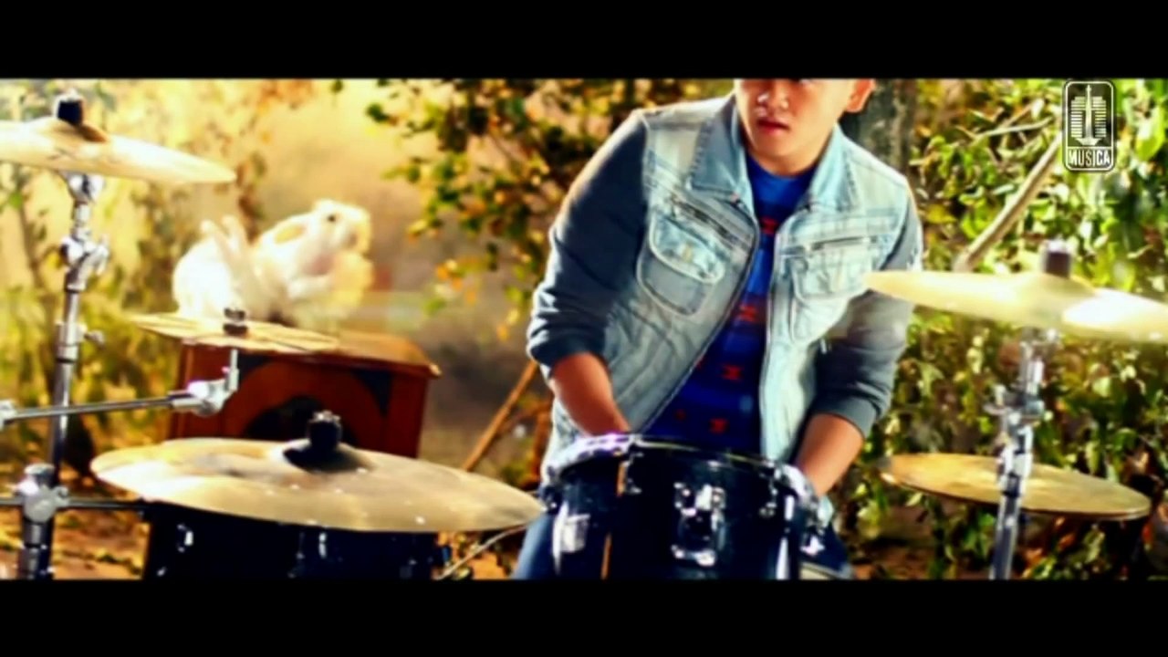NIDJI - Di Atas Awan with 5cm Movie Trailer (Official Video)