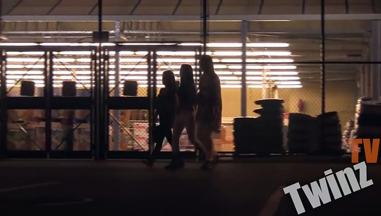 Killer Clown Scare Prank! [GONE WRONG]