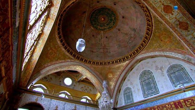 ISTANBUL FIND - Guide with Miss Turkey Melisa Aslı Pamuk [HD]