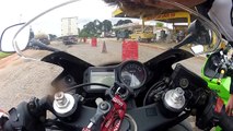 Honda CBR 600 F4i com GoPro no tanque  PR - GoPro HD Hero 2