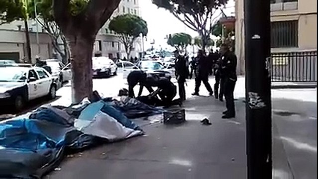 WARNING GRAPHIC VIDEO: LAPD SHOOTS HOMELESS MAN POLICE BRUTALITY