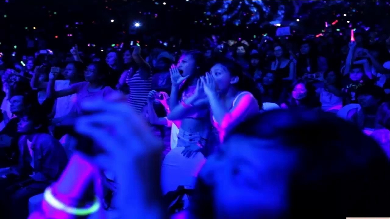 Justin Bieber Sings for Singapore Full HD Video