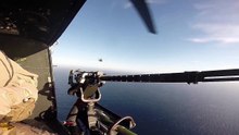 [軍事紀錄-直升機系列]美海軍陸戰隊 UH-1Y Venom 蛇毒式多用途直升機的側門防衛機槍 空中實彈演練