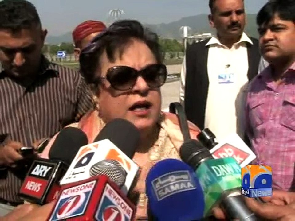 PTI leader Shireen Mazari arrives at Joint session of parliament-06 April 2015