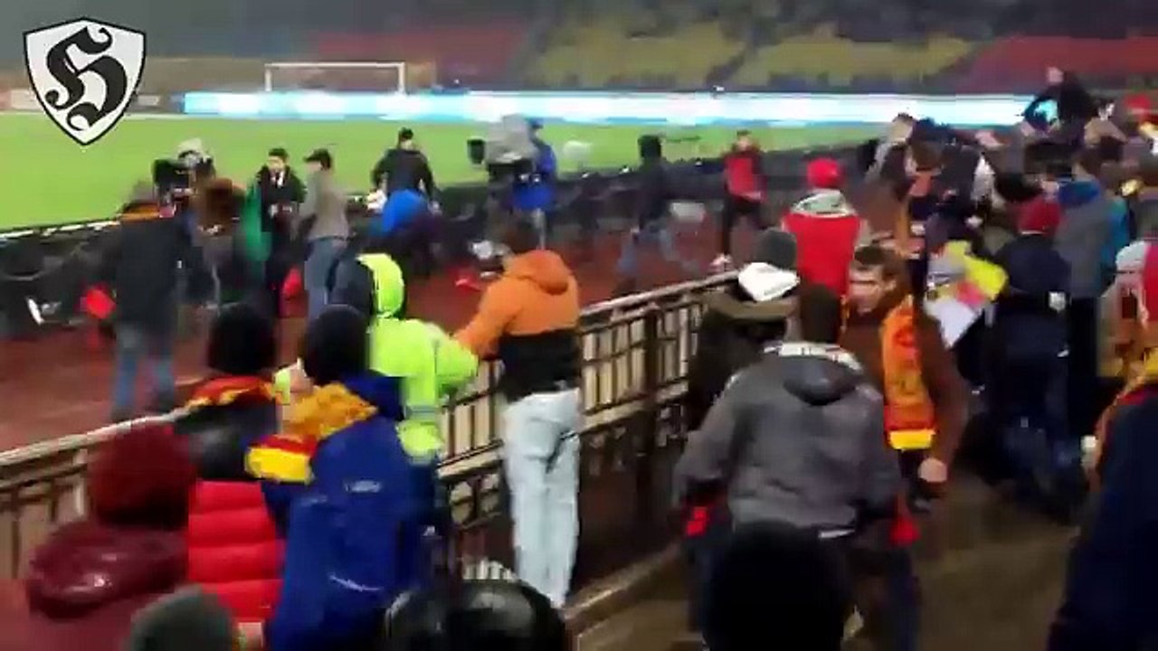 Hooligans Fight - Arsenal Tula - Torpedo Moscow 05.04.2015