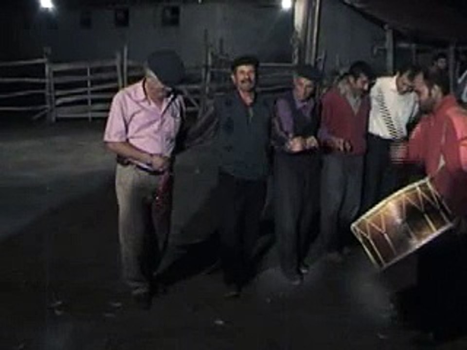 Çorum Sungurlu Kırankışla Köyü ağırlama halayı...