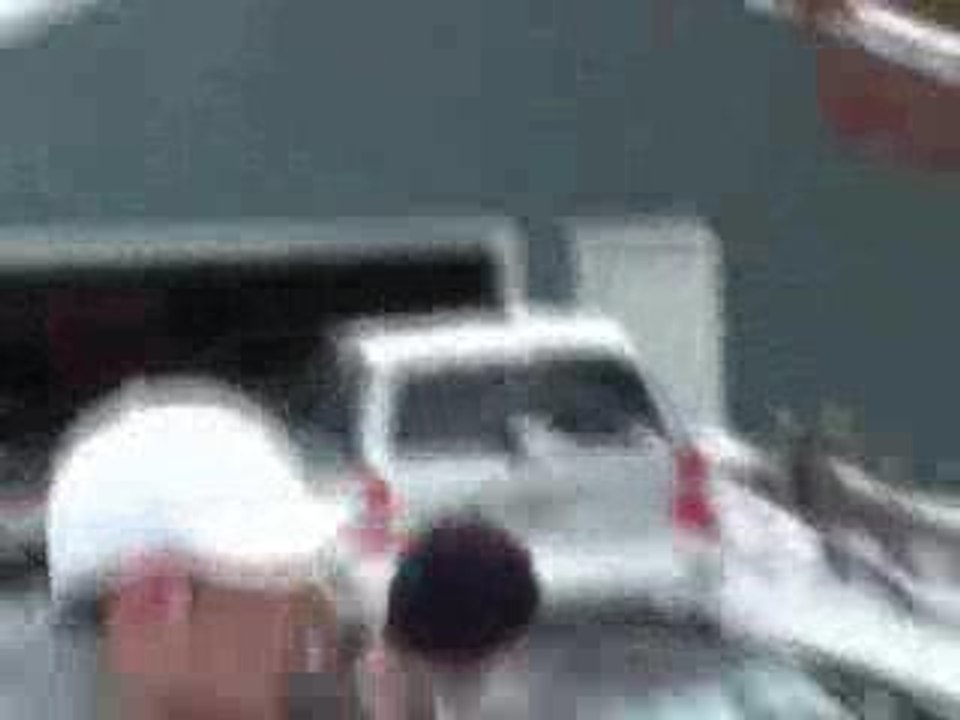 Regis depanne un pote