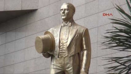 İzmir Avukatlar Günü'nde Buruk Kutlama