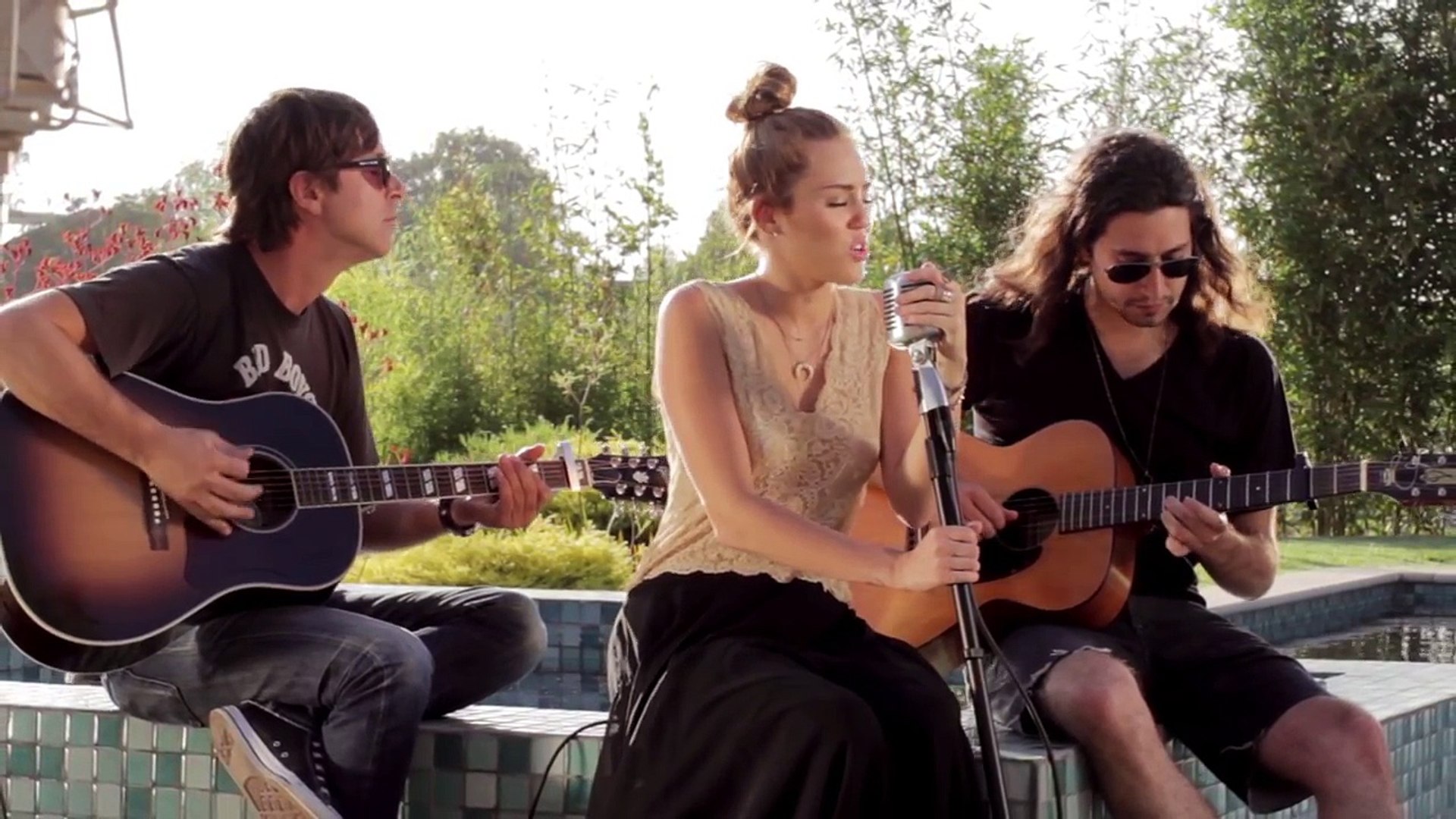 Miley Cyrus The Backyard Sessions Look What They Ve Done To