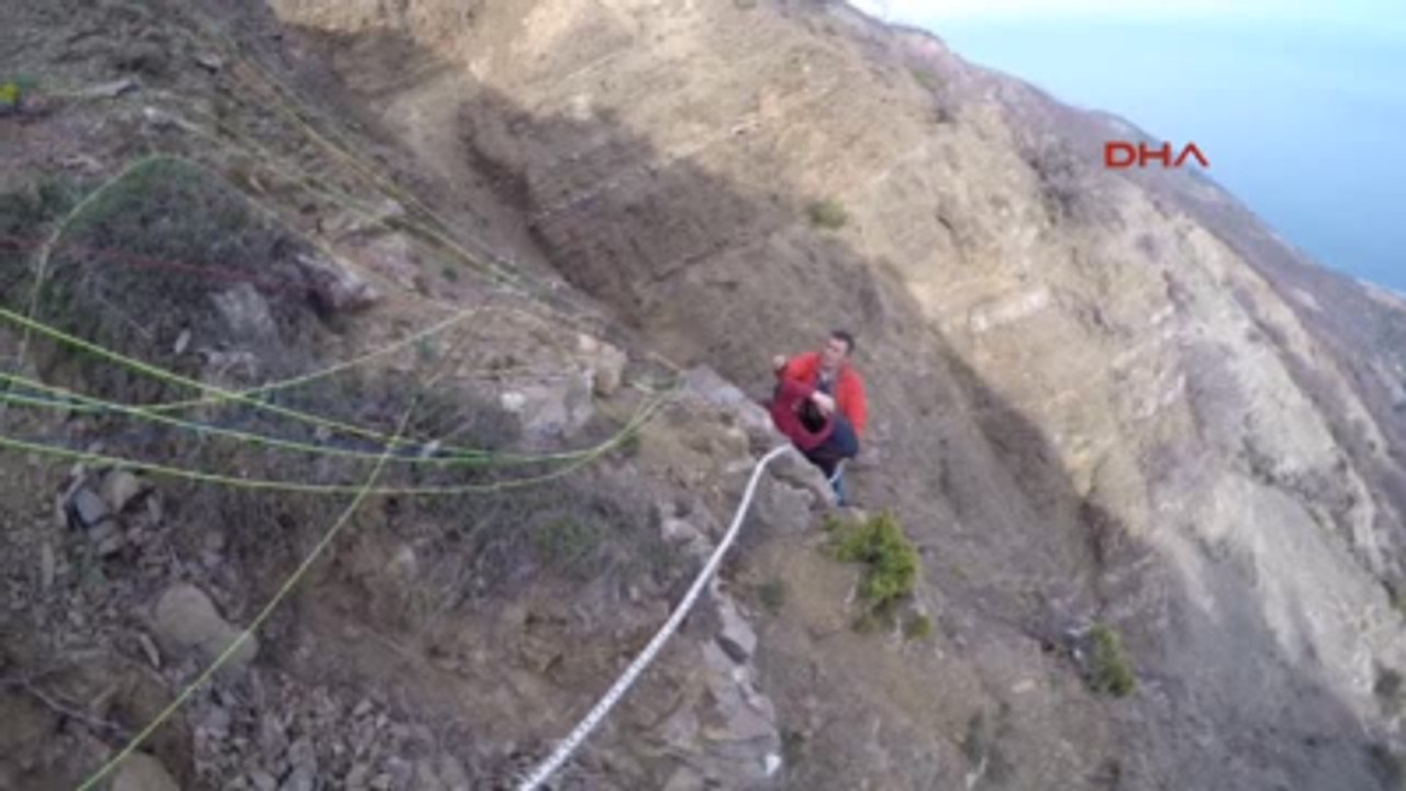 Tekirdağ Yamaç Paraşütü Yaparken Kayalıklara Çakıldı
