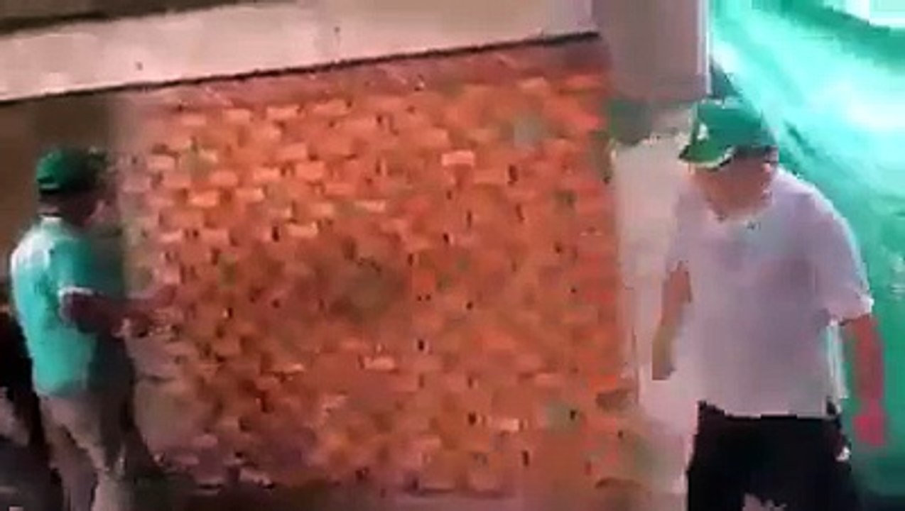 Amazing thing in Plasticing a Wall