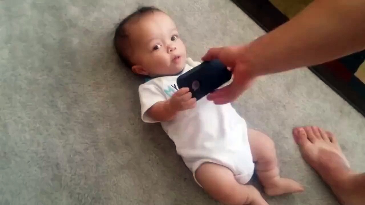 Toddler Dancing like Machine on Music