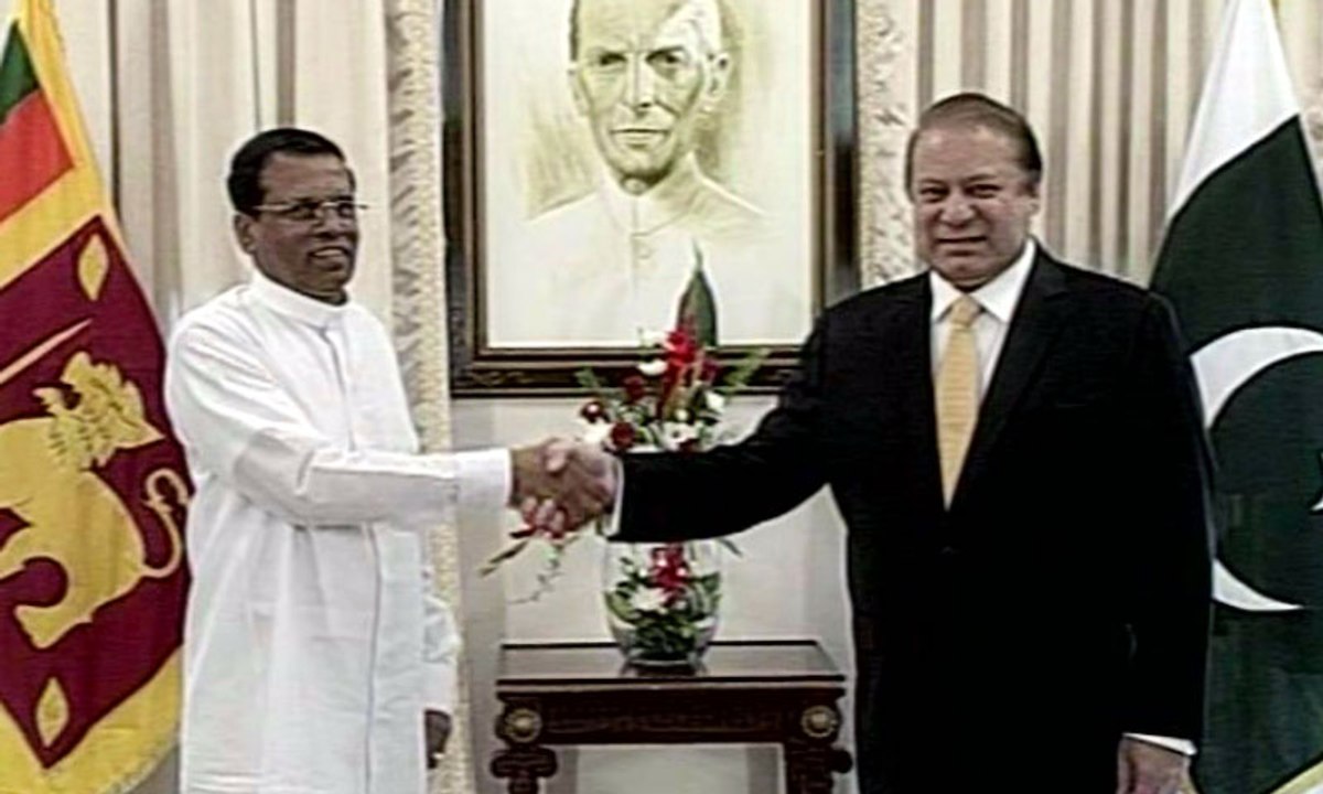 Sri Lankan President warmly welcomed by Pakistan PM