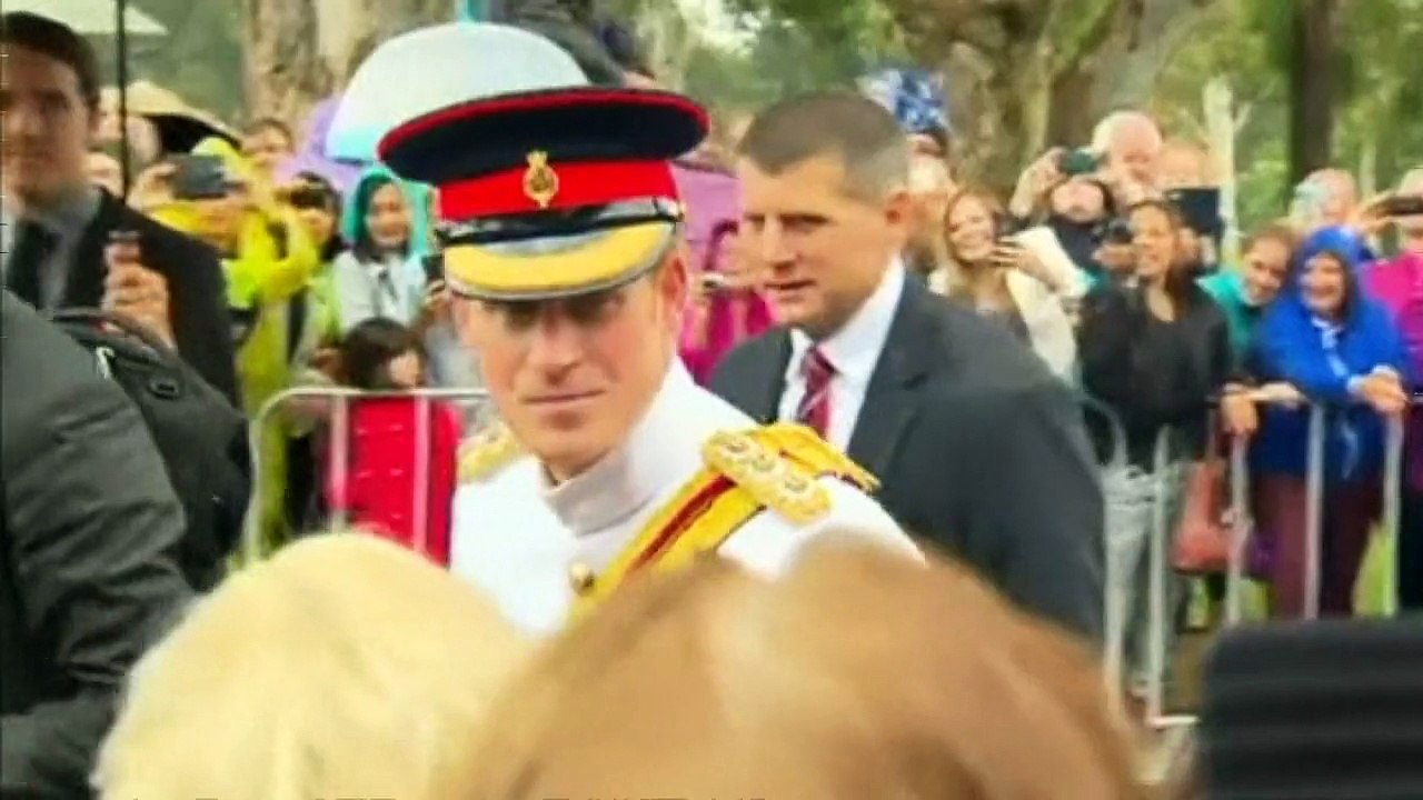 Prince Harry wows Australia fans in military outfit
