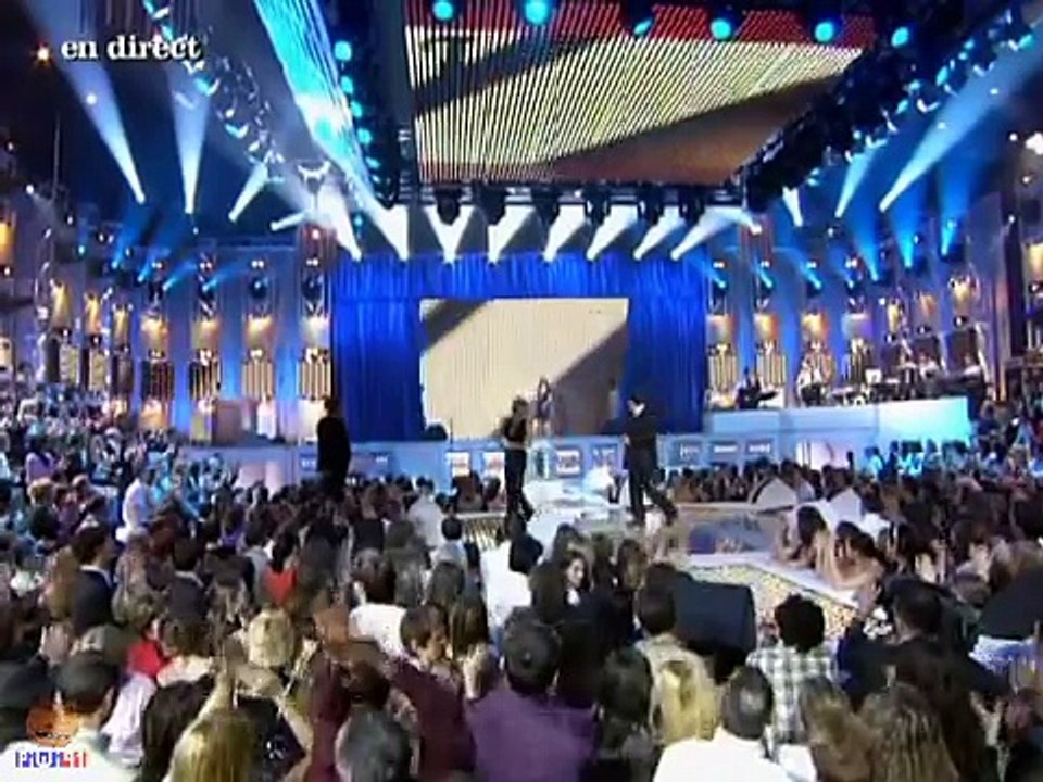 Tina Arena - ( Les trois cloches )