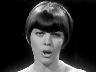 Mireille Mathieu - Paris En Colère (1966)