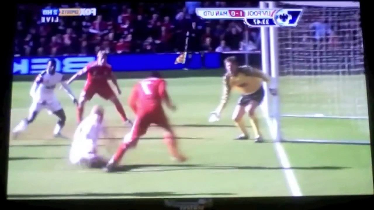 Liverpool vs Manchester United 3-1, Amazing Dribble by Luis Suarez and Hat-trick by Dirk Kuyt