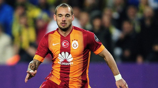 Quand Wesley Sneijder mystifie trois adversaires !