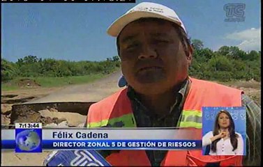Crecida de estero destruyó tuberías en la vía a Puerto Engabao