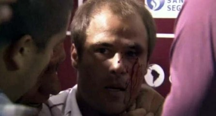 Bir saldırı da futbolcuya