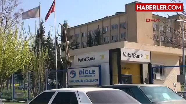 Şanlıurfa Dedaş Binasına Taşlı Saldırı