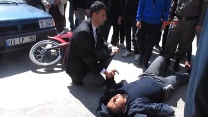 Afyonkarahisar Otomobille Motosiklet Çarpıştı 1 Yaralı