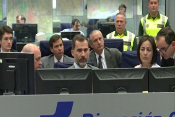 El Rey visita la DGT y anima a las patrullas