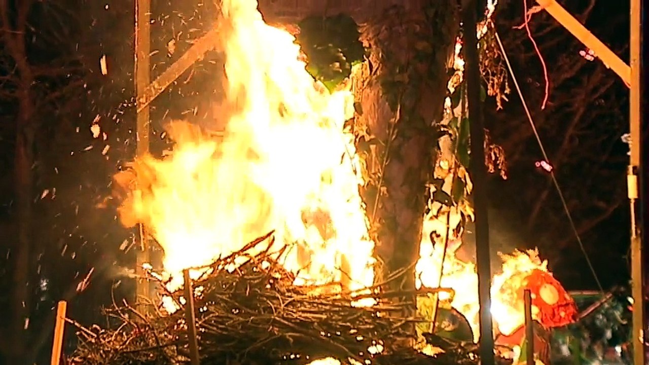 La crémation de Monsieur Carnaval lors du défilé du Carnaval de Toulouse 2015