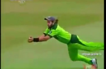 Shahid Afridi's two sensational Catches vs Australia at Birmingham