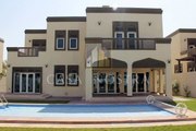 Beautiful 5 BR villa in Jumeirah Park with Landscaped gardens