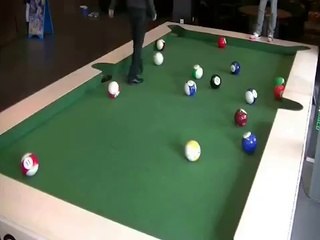 Une partie de foot - billard ?