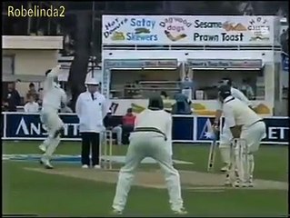 Langer vs Pakistan refusing to walk incident, vs Wasim Akram, Hobart test 1999