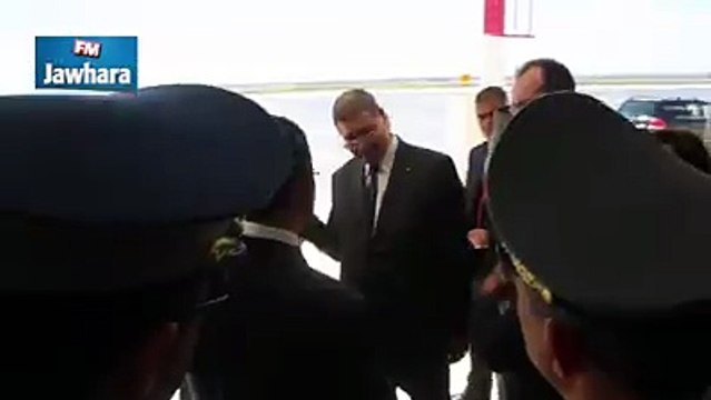 ردة فعل الحبيب الصيد بعد العثور على عقب سيجارة في مطار الحبيب بورقيبة بالمنستير