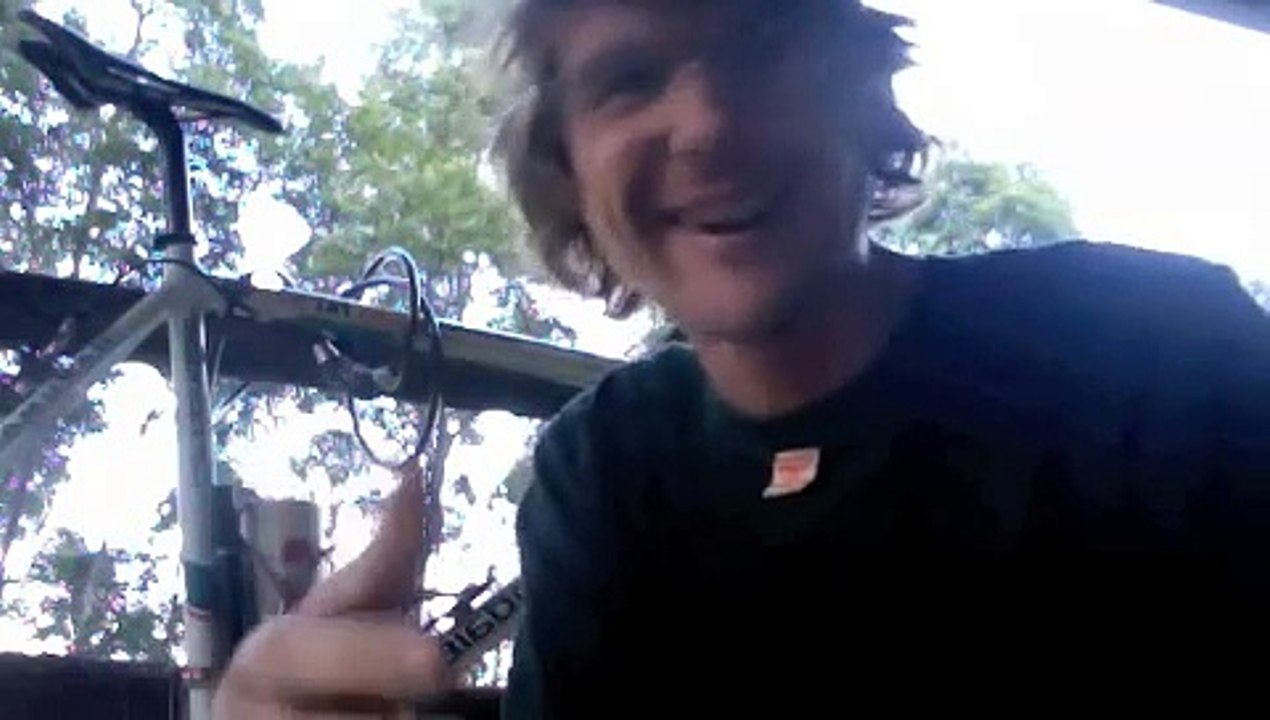 RAW FOOD DIET OF 100% GREENS!꞉ Gazza from Australia.