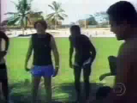 Edir Macedo ensinando como arrancar dinheiro dos fiéis