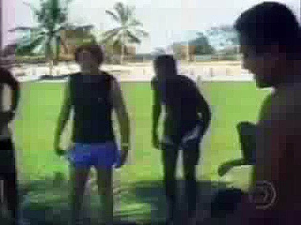 Edir Macedo ensinando como arrancar dinheiro dos fiéis