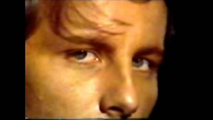 oscar Athie canta Fotografia